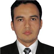 Profesor de español colombiano imparte clases para personas de todas las edades